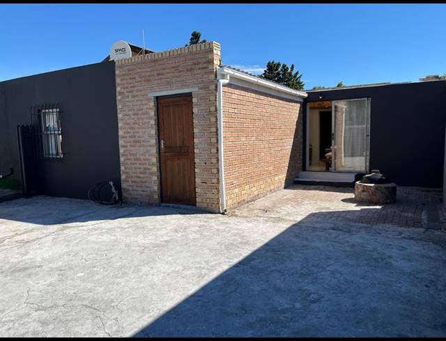 4 BEDROOM HOUSE FOR SALE IN GLENWOOD